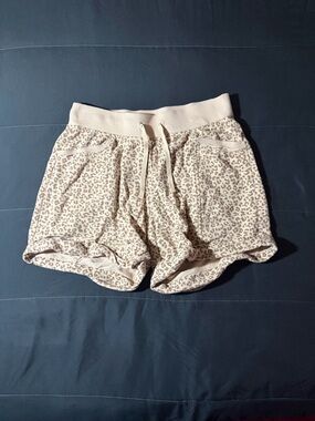 New Directions Size S Neutral Tan Leopard Print Cozy Shorts
